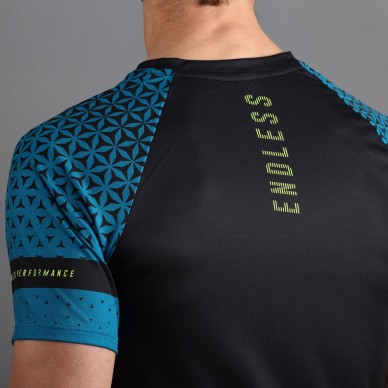 Endless Feisty Geo svart oljig t-shirt