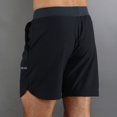 Endless Swift svart short
