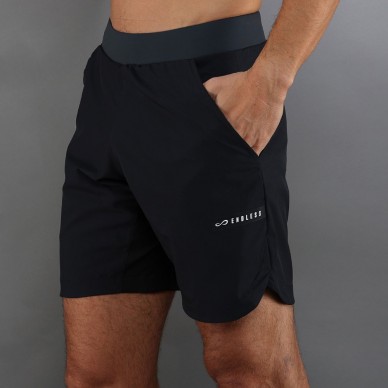 Endless Swift svart short