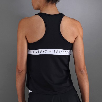 Endless Allure vit svart T-shirt