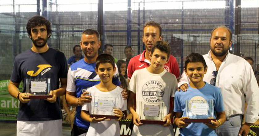 César Abad, Arturo Coello och Pablo Cardona i det spanska juniormästerskapet i padel